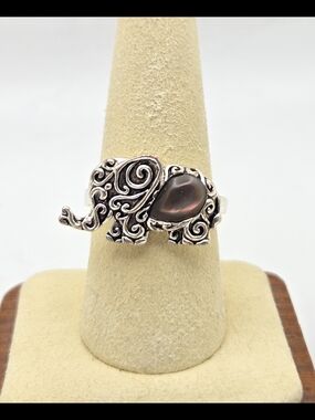 Vintage Silver Elephant Filigree Ring - Black Mother of Pearl